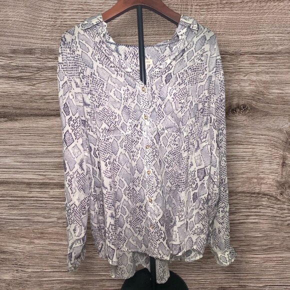 Anthropologie Pilcro Flowy Long Sleeve Lightweight Blouse Gray/White Pattern - Picture 1 of 9
